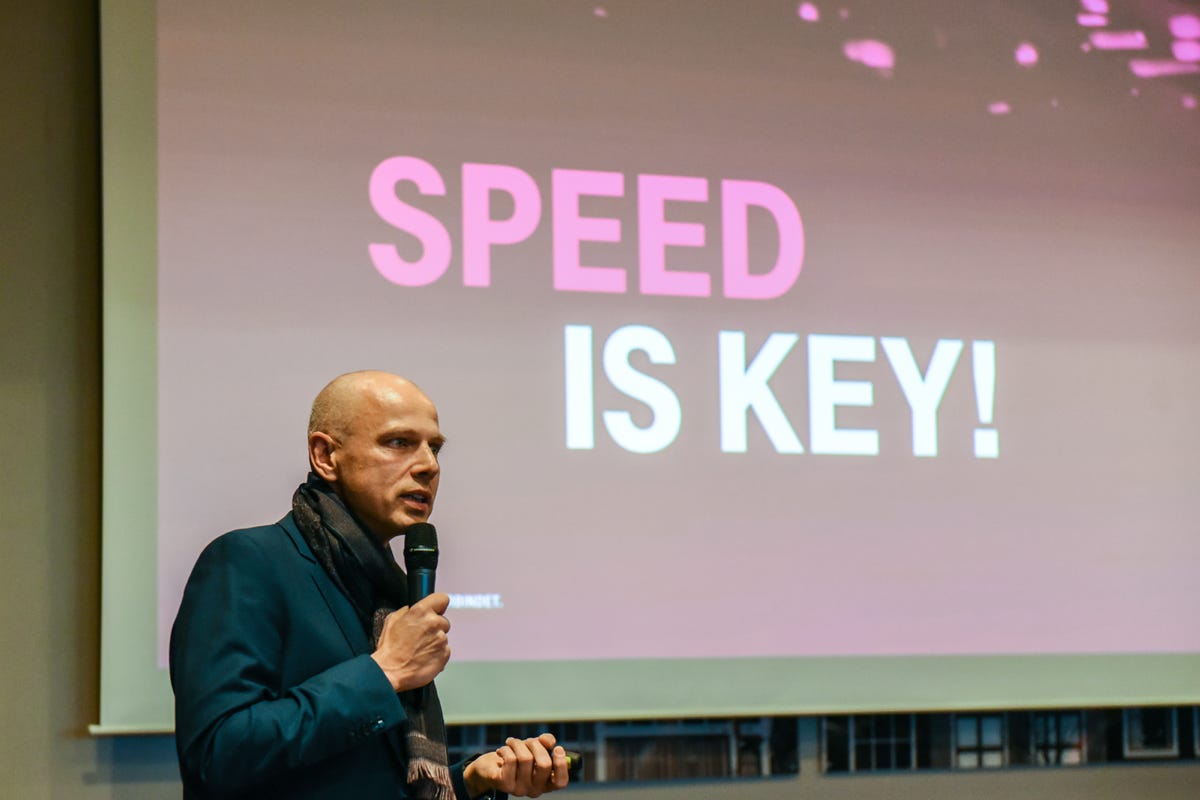 Experienced Management Consultant and Leadership Expert specializing in strategic guidance, business development, and project success. Delivering tailored solutions and inspiring leadership to help organizations achieve their goals.